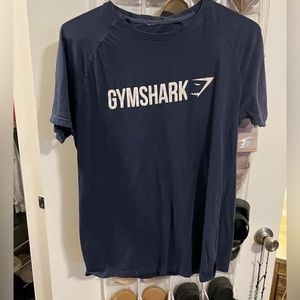 Gymshark oversized t, size M, barely worn, super comfy and cute